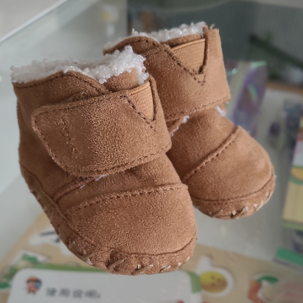 Toms Cuna Baby Booties with Soft Fabric and Ankle Strap Size 1